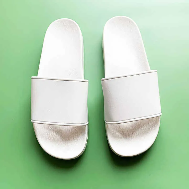 صنادل صيفية للرجال والنساء على الموضة باللون . Fashion Black Summer Men's and Women's Sandals