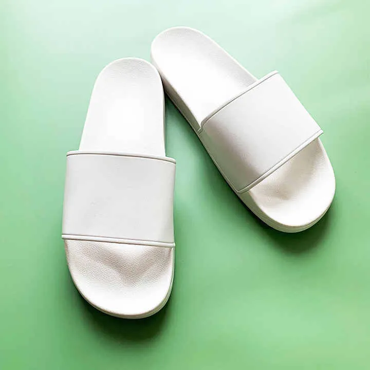 صنادل صيفية للرجال والنساء على الموضة باللون . Fashion Black Summer Men's and Women's Sandals