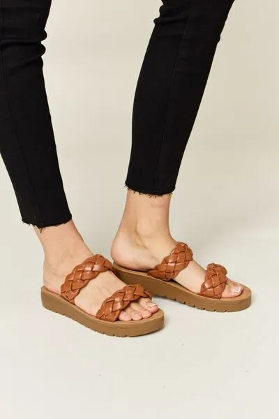 Vegan Leather Woven Dual Band Platform Sandals in Whisky