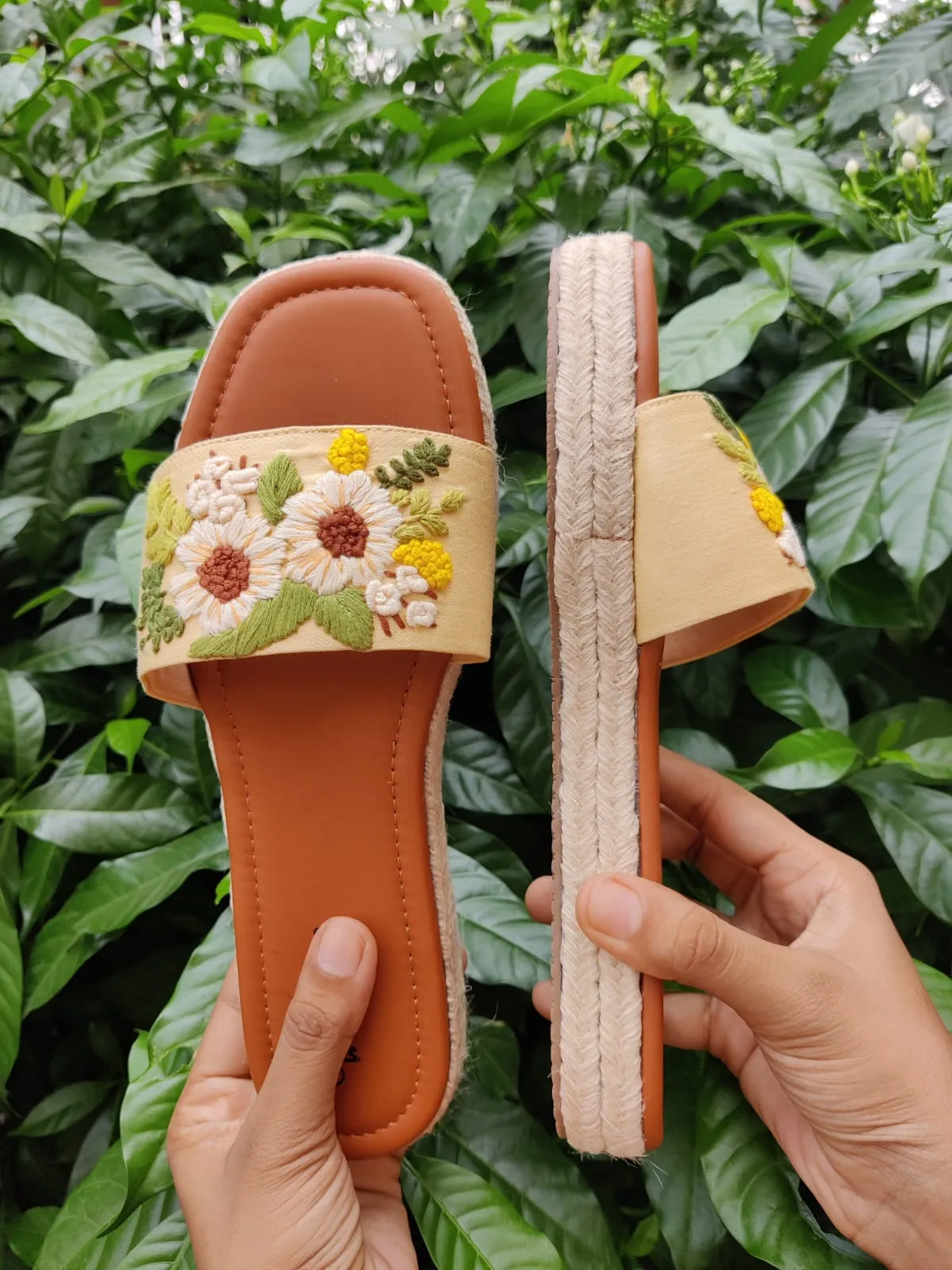 White Sunflower Embroidered Heel Sliders